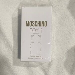 Moschino Toy 2 Kids Fragrance in White and Gold